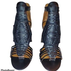 Dolce Vida gladiator shoes size 9